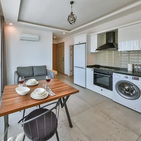 Ξενοδοχείο με διαμερίσματα Happy 4*